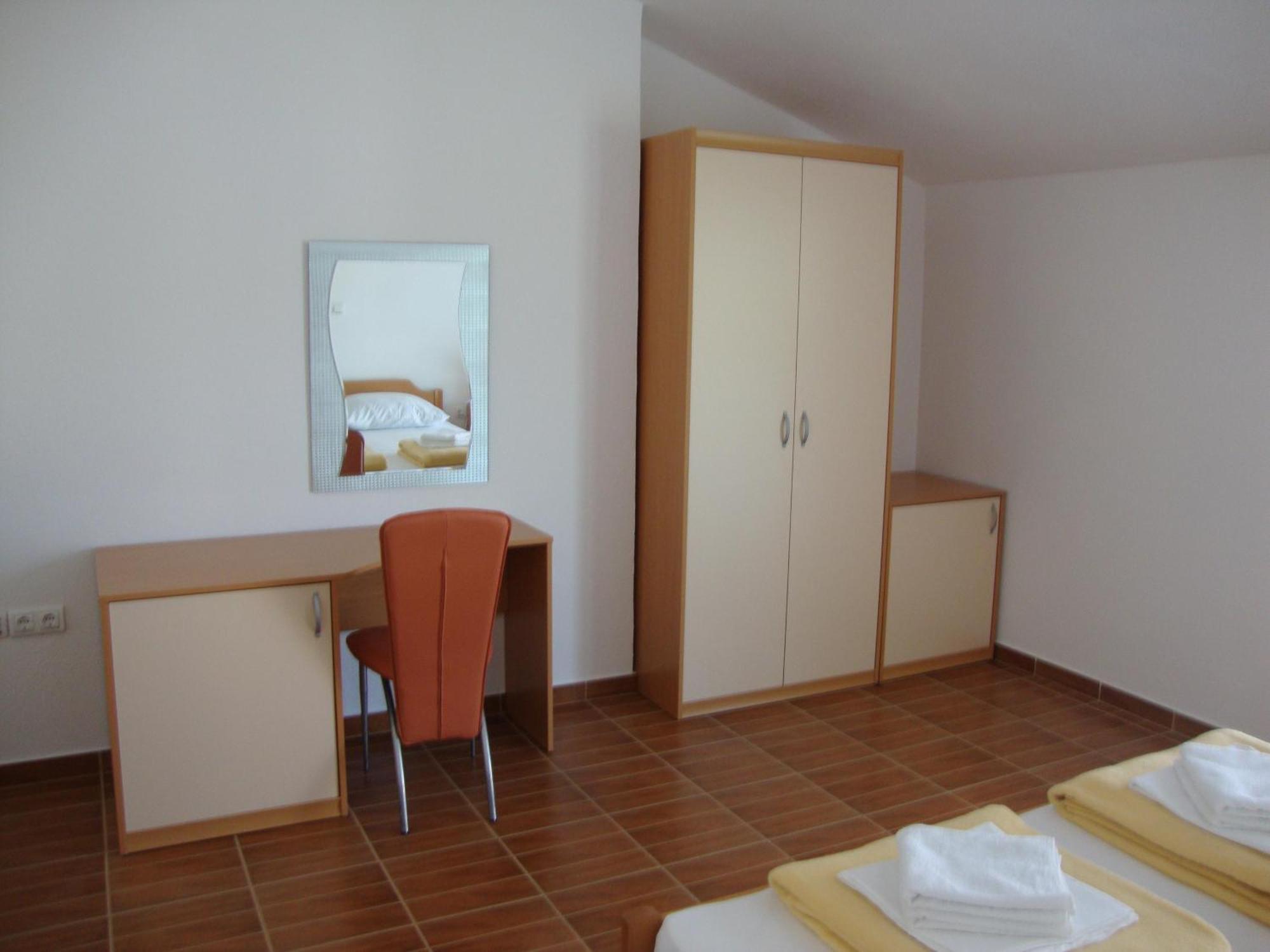 Franic Bacina Lakes Apartments Ploce  Extérieur photo